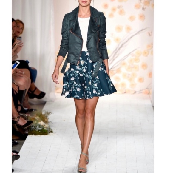 NWOT New Lauren Conrad Runway Green Skirt size 4 6 - Picture 5 of 7